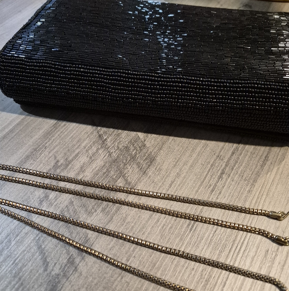 Vintage 1960s Beaded Shpulder & Clutch Purse With Metal Strap - Picture 3 of 16